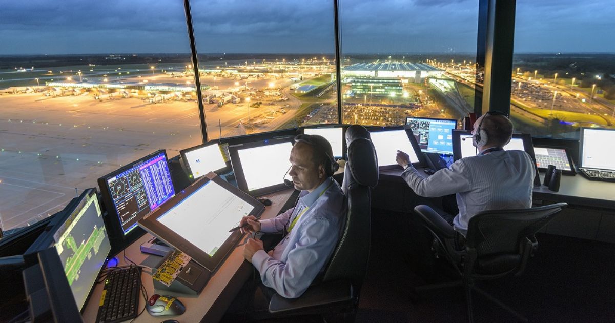You are currently viewing Lost in Translation: Decoding Aviation Lingo